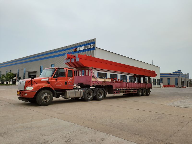 電動葫蘆橋式起重機 3臺 LH5t-17m 制作完成，發(fā)往河南漯河交付客戶使用。