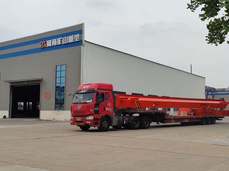 電動葫蘆門式起重機 MHxh10t—20m 制作完成，發(fā)往新疆交付客戶使用。